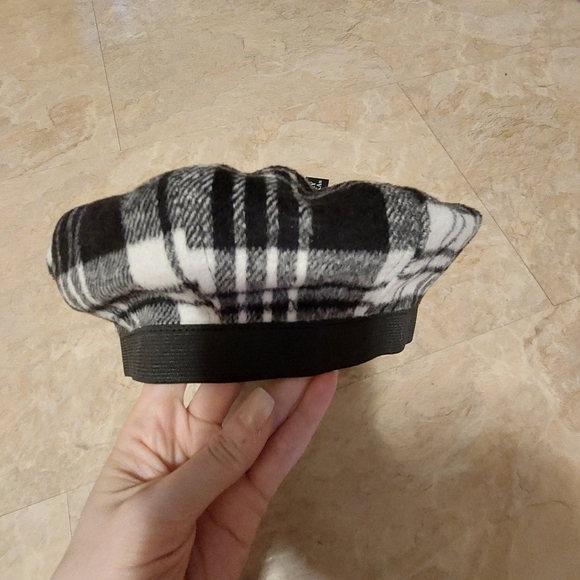 Badgley Mischka hat bnwt - Picture 2 of 6